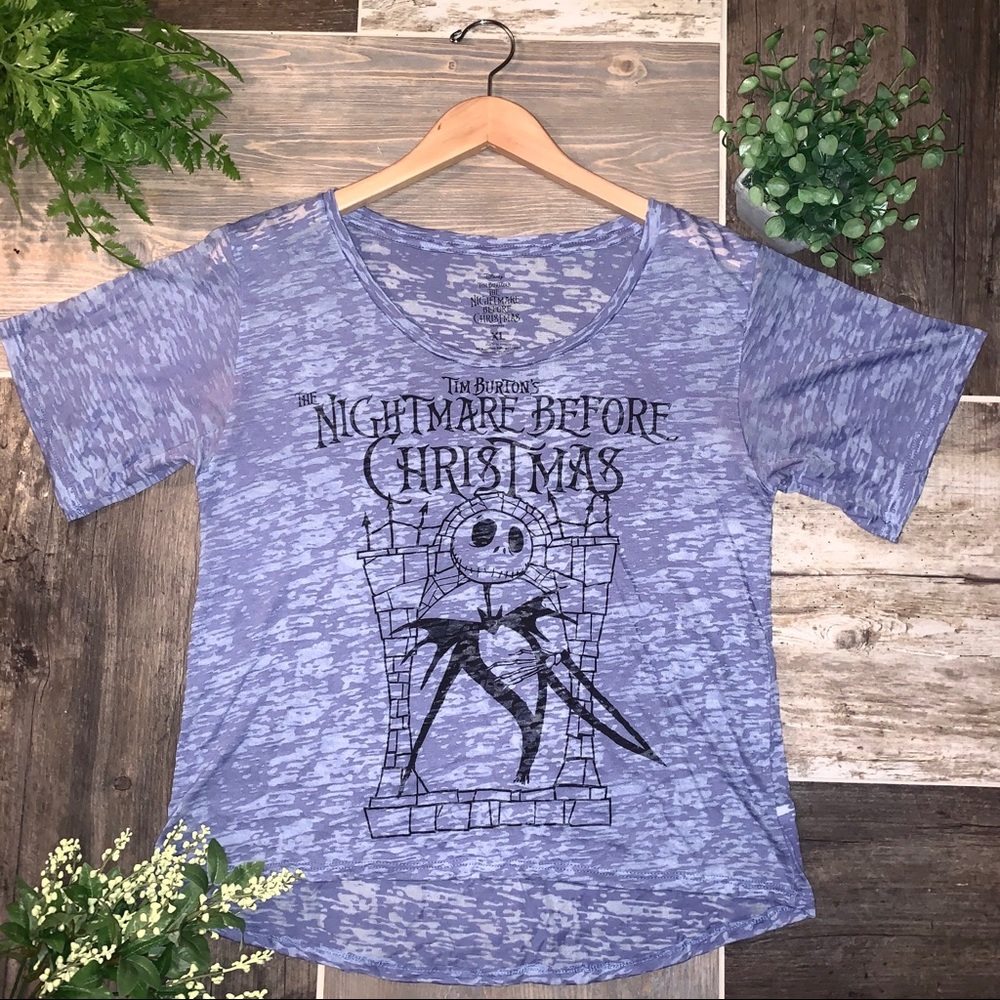 🌸Nightmare Before Christmas Hot Topic Tee